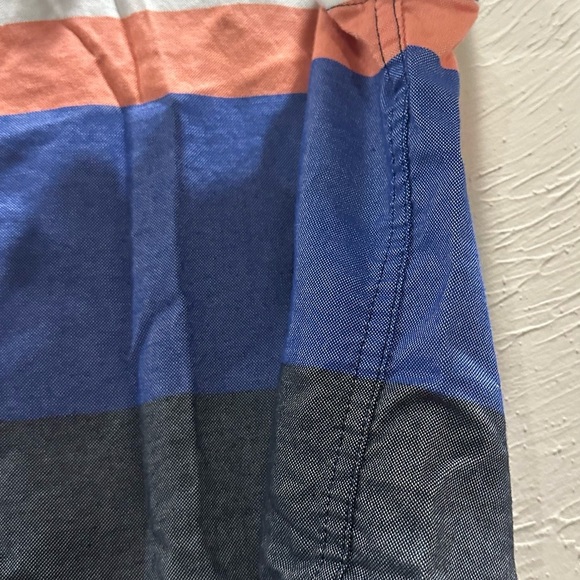 Men's Penguin Striped Short Sleeve Shirt great condition- just wrinkled - Picture 4 of 6